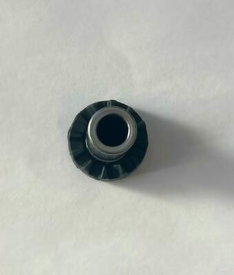 برشام أنبوبي معدني برأس بلاستيكي مانع للاهتزاز | دبوس تحديد دقيق للسيارات والأثاث