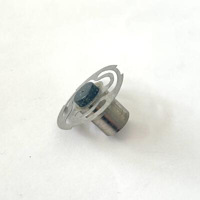 صمام مركب معدني مطاطي قطع معدنية مصنعة مكونات التحكم في السيارات